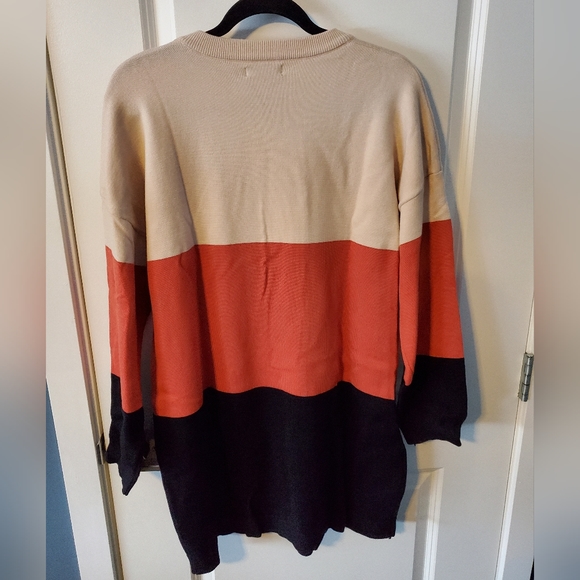 Gorgeous Sweater Tunic - Picture 3 of 3